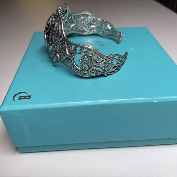 Carolyn Pollack Elegant Sterling Silver Filigree Women's Cuff Bracelet - Picture 6 of 13